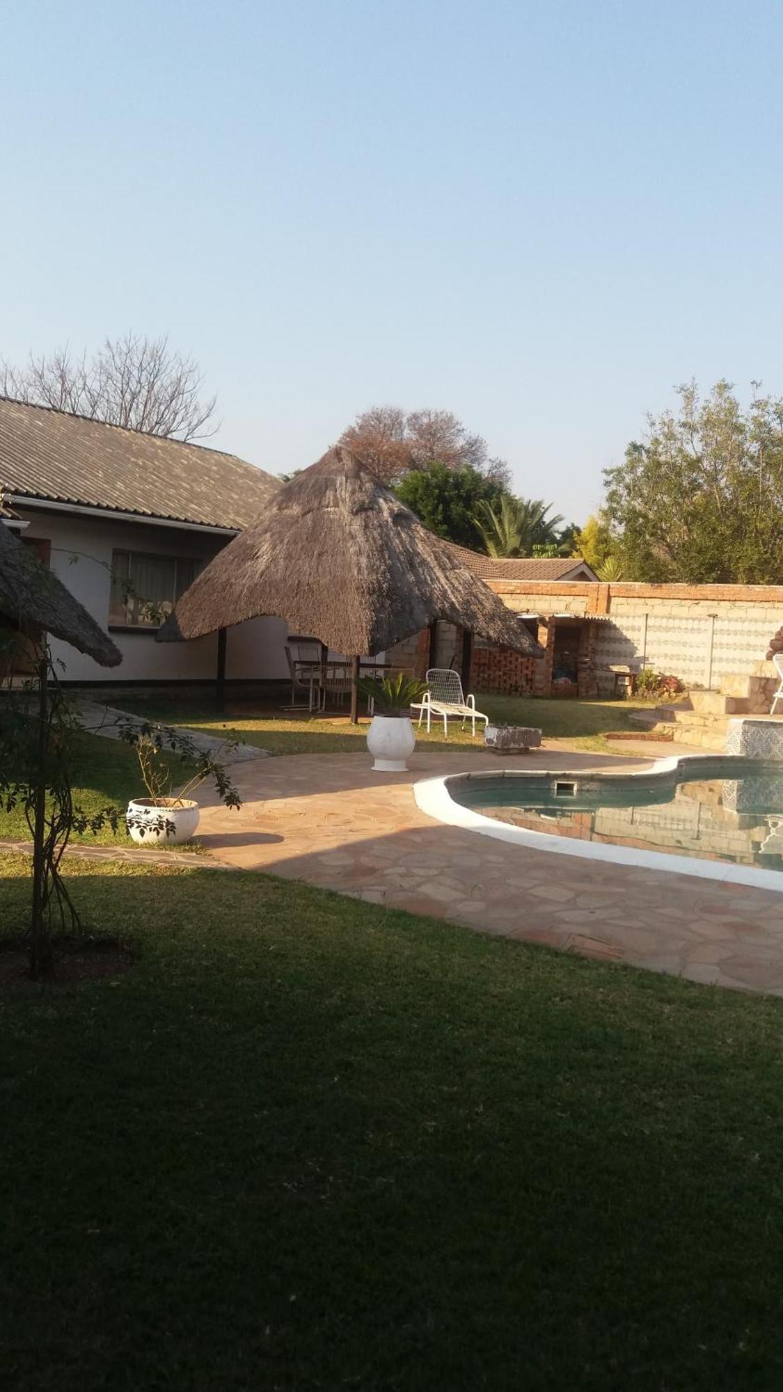 Tshulu Tsha Nabe B&B Bulawayo Esterno foto